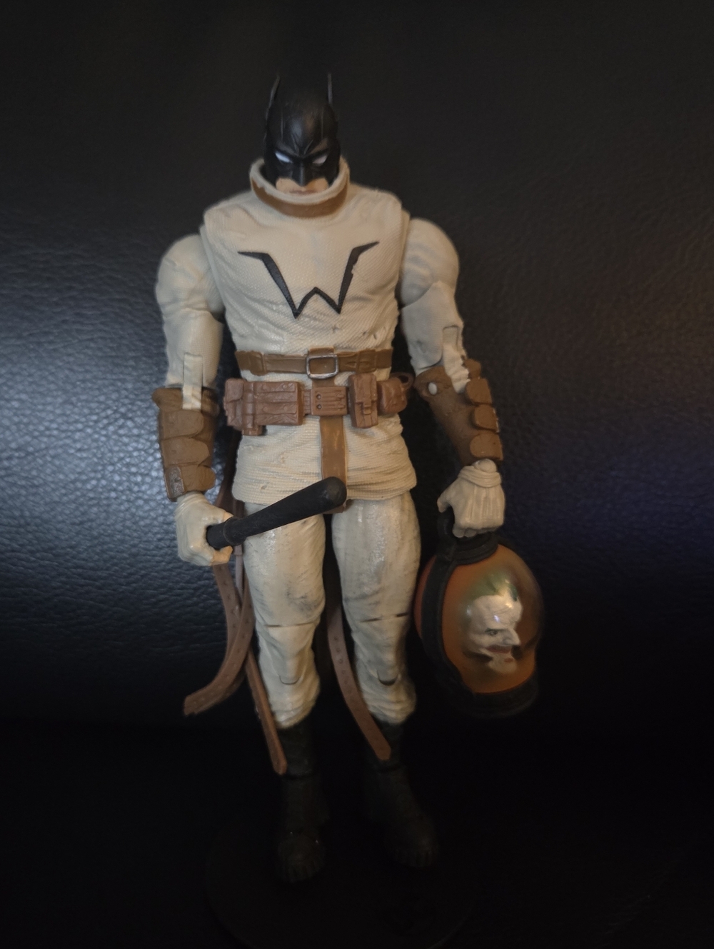 McFarlane Toys DC Multiverse Last Knight on Earth Batman action figure w/ Joker
